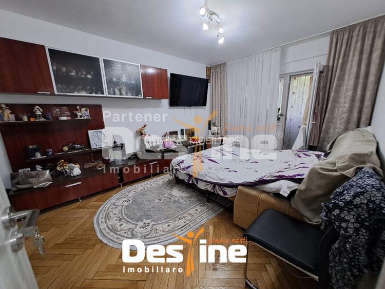 MIRCEA CEL BATRAN, Apartament 2 camere, decomandat, 109.900 Euro - 2