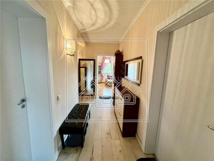 Apartament la vila - 80 mp, priveliste deosebita - Sub Arini - 12