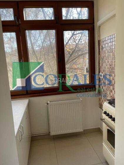 Lipovei. Etaj intermediar. RENOVAT! - 5