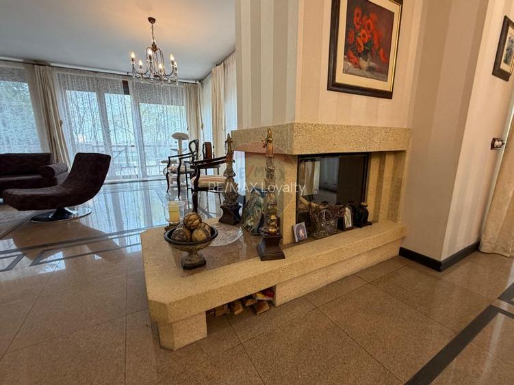 De vanzare Casă / Vilă cu 9 camere la lac cu piscina - 9