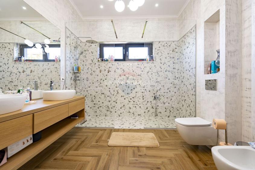 Casă / Vilă cu 5 camere de vânzare în zona Dealuri Oradea - 13