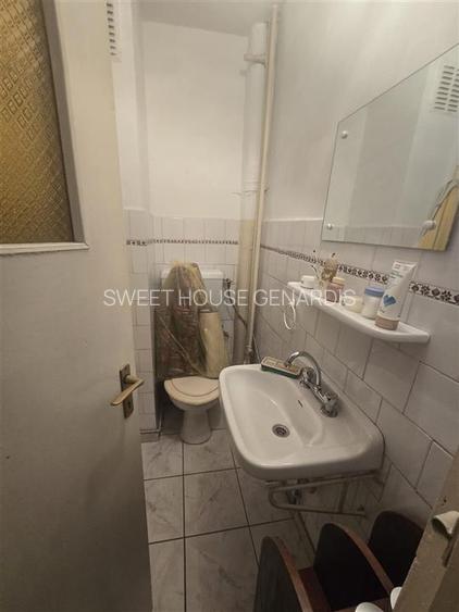 Apartament cu trei camere in zona centrala - 7