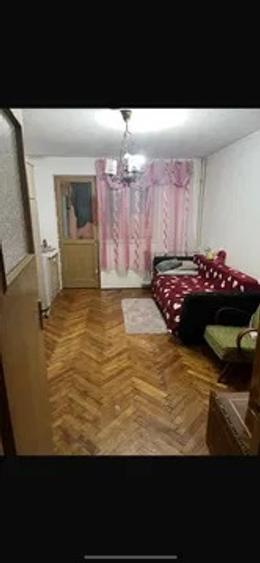 Apartament cu 2 camere, etajul 3/4, zona Podu Ros