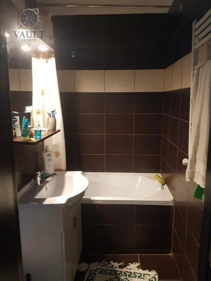 Apartament 4 camere - Scoala Gimnaziala 112 - zona Salajan