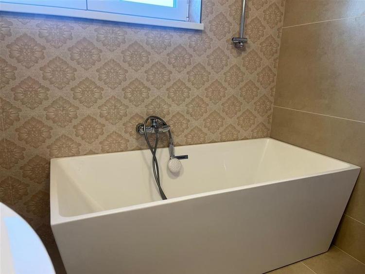 Apartament NOU modern 3 camere si 2 bai zona Trei Stejari