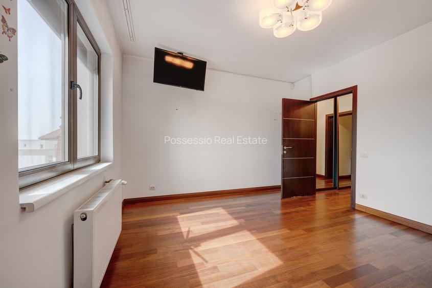 Soseaua Sisesti -  6 camere, 242 mp –2 parcari--Comision 0% - 3