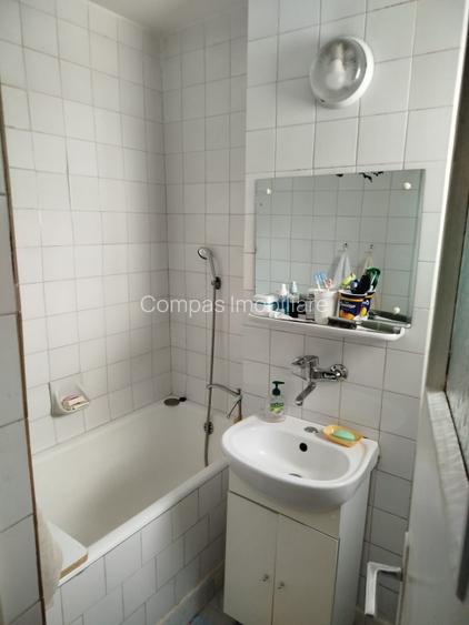 Apartament 3 camere, decomandat, Piatra Neamt - 4