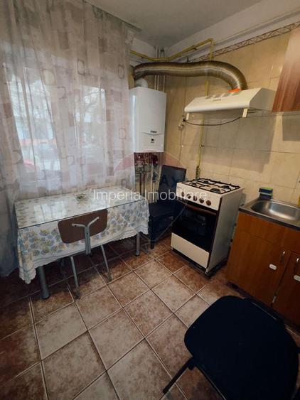 De inchiriat, 4 camere, decomandat, bilateral, centrala proprie, 400€ - 17