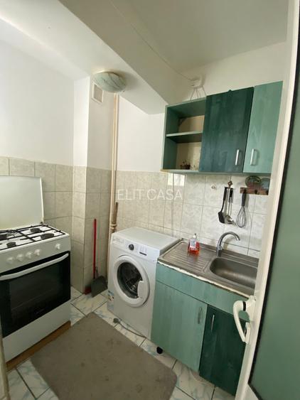 Garsoniera, etajul 1/4, zona Galata - 3