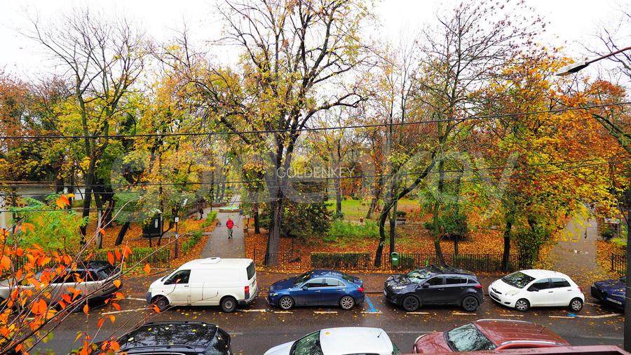 Apartamen spatios cu 4 camere langa parc - 21