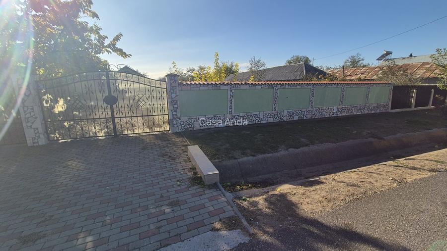 van casa sat Lungoci com. Fundeni pret 70000 euro negociabil - 2