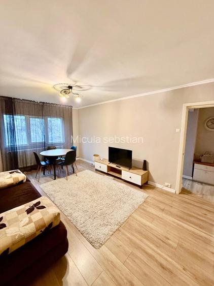 Închiriez apartament 3 camere  - 7