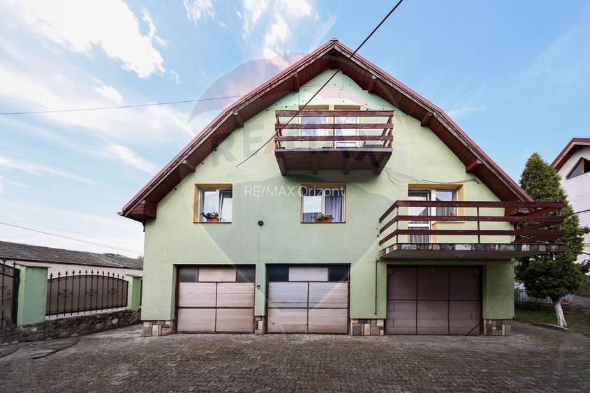 Casa si Spatiu comercial  în zona Centrala Secele - 2