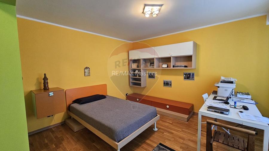 Casă / Vilă de lux cu 8 camere de vânzare in Obcini, Suceava - 40