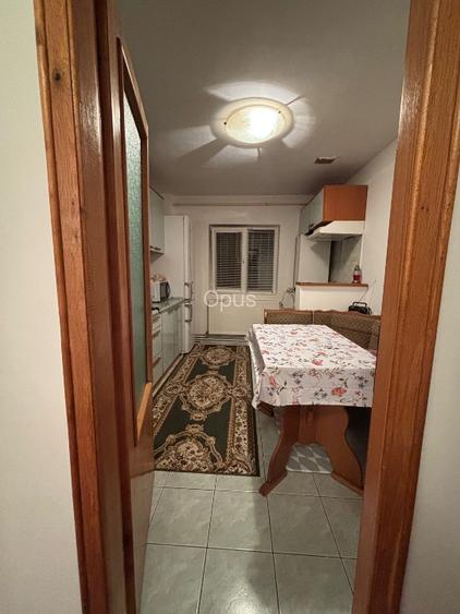 Proprietar vand apartament 3 camere, parter inalt, zona linistita   - 4