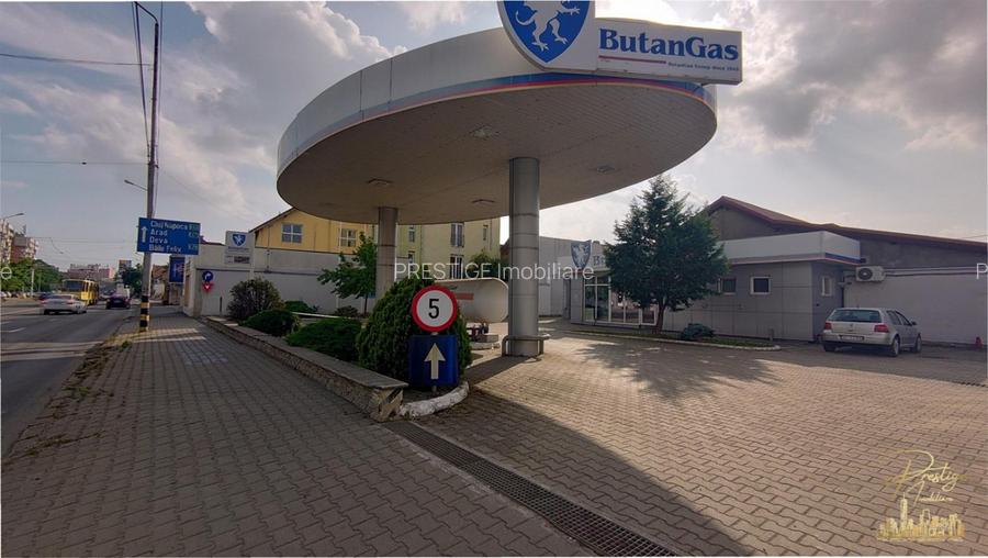Proprietate comerciala cu posibilitate de construire pe Bd. Decebal - 3