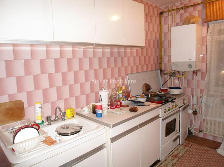 Apartament cu 3 camere de vânzare în zona Zorilor - 2