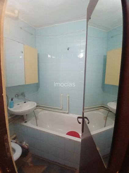 Garsoniera  baie bucatarie din constructie Aem Buziasului - 6