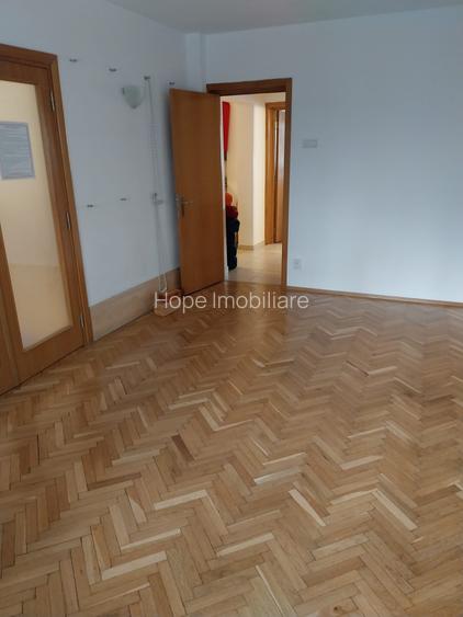 Piata Alba Iulia-strada Theodor Sperantia-apartament 4 camere - 4
