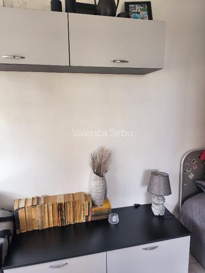 Apartament 3 camere, 44 mp, etaj 3, vedere sud – complet renovat, mobilat și uti - 2