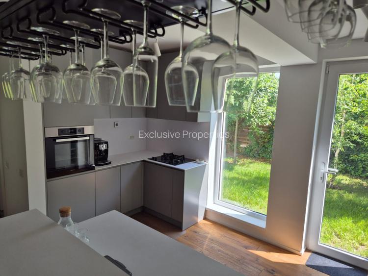 Vila moderna si eleganta in Otopeni, curte amenajata si terase generoase - 4