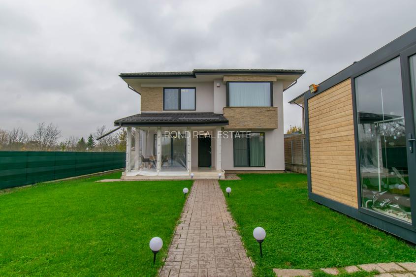 Vilă modernă cu vedere la lac, minicomplex inchis - 9