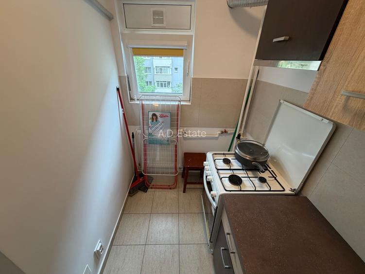 Garsoniera Titan Prima Inchiriere 32 Mp Bloc Reabilitat 6 Min Metrou 11 Min IOR - 11