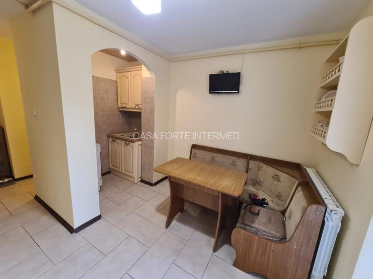 Apartament 3 camere de închiriat -Tomis Nord, zona Cireșica  600  euro - 18
