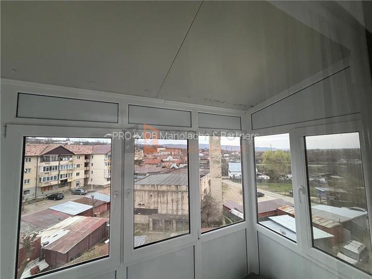 EXCLUSIVITATE Apartament 2 camere  CU GARAJ cf 1 semidecomandat  Berca - 10