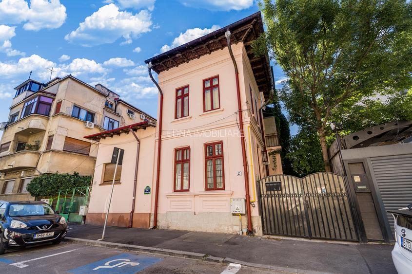 2 camere într-o casă monument istoric, strada Maria Hagi Moscu, parter