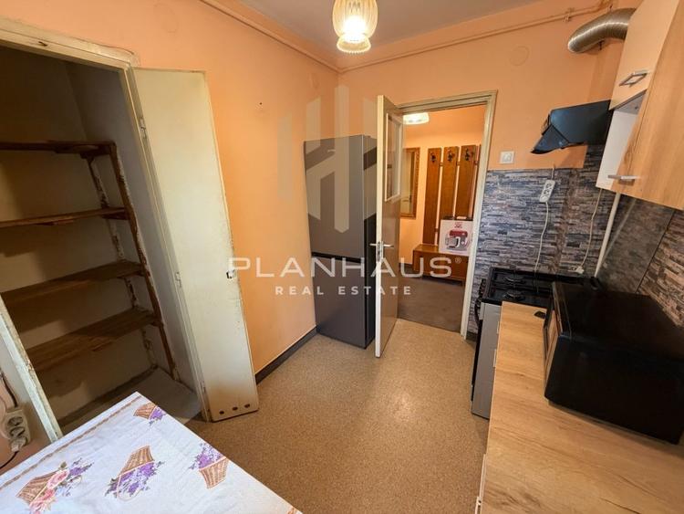 Apartament 4 camere de vânzare 75 mp utili Etaj 3 Zona Spital TBC