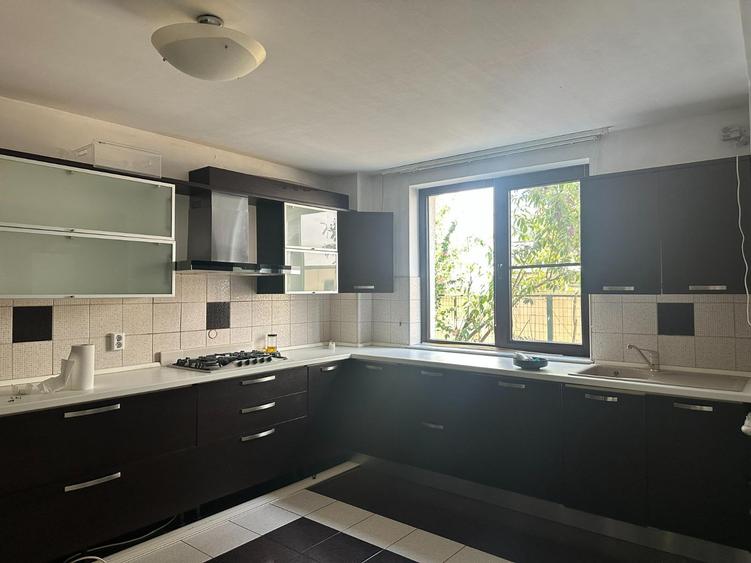 VILǍ PREMIUM/CURTE/ZONA PIPERA