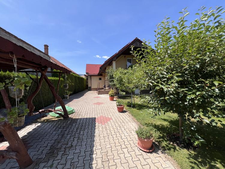 Casa individuala de vanzare 200mp, 7 camere, , Alba Iulia, cetate ultracentral
