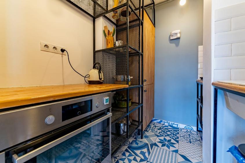 Str. Biserica Amzei 27 | 2 camere | 70 mp | Interbelic | 2 balcoane | SemRenovat
