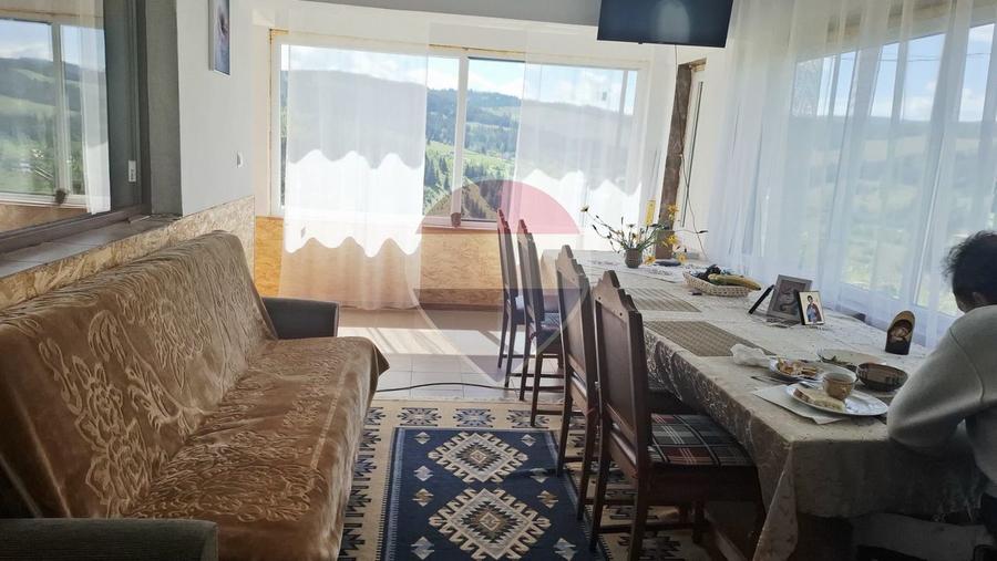 Casă / Vilă cu 5 camere de vânzare