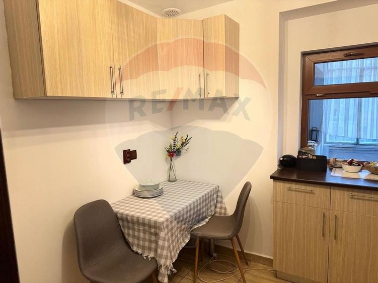 Apartament cu 2 camere de închiriat în zona 13 Septembrie
