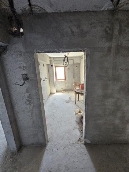 Apartament 2 camere decomandat, 55 mp, LA ROȘU cu Termopane Noi– Oras Isaccea