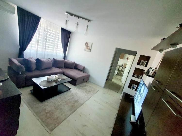 De vanzare apartament cu 3 camere pe str. Libertati