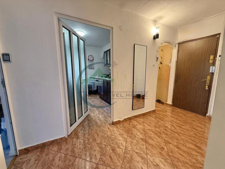 Apartament 3 camere, structura mare, etaj 1, Astra