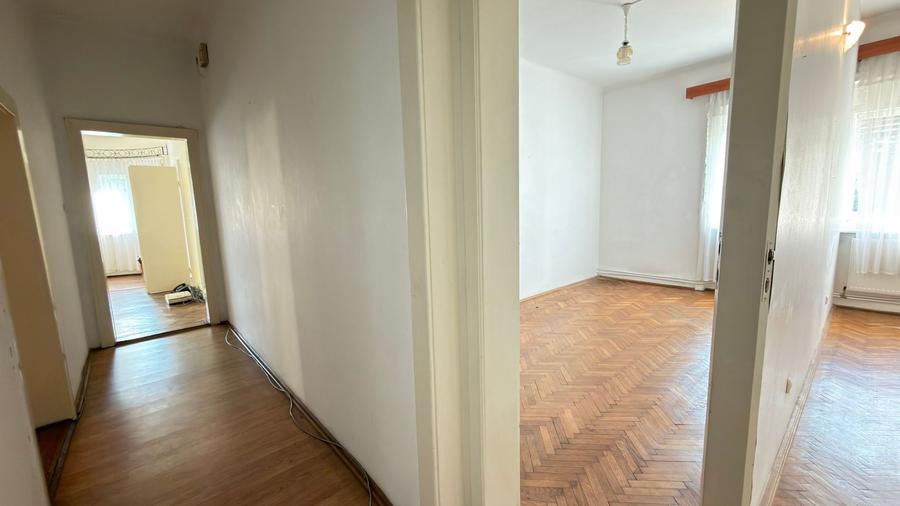 Oportunitate Inchiriere 2 Clădiri cu teren Zonă Centrală – Carei