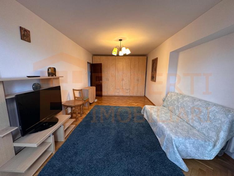 Apartament 3 camere de inchiriat, in zona Centrala - vedere catre Blvd Mircea