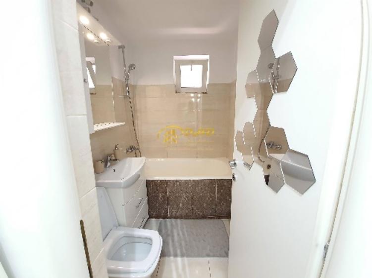 Apartament 2 camere decomandate, zona ultracentrala.