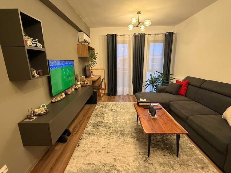 Apartament 2 camere. Decomandat. Loc de parcare. Bld. Metalurgiei.