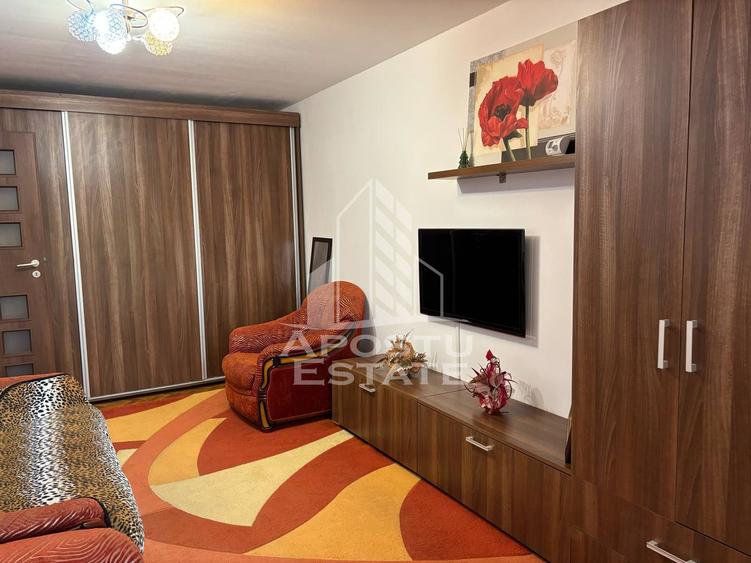 Apartament cu doua camere, centrala proprie, zona Lipovei