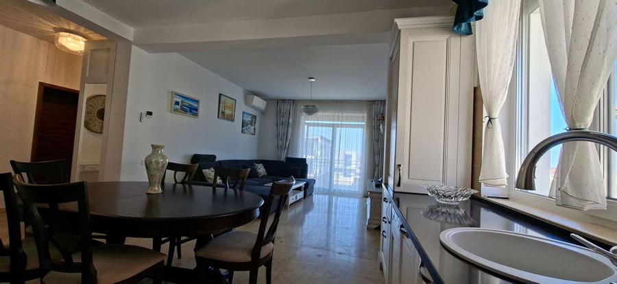 Apartament mobilat si utilat cu 2 locuri de parcare