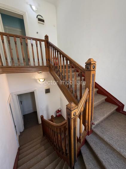Vilă istorică de vânzare Castel Aura Buzescu Bușteni str. Victoriei nr. 11