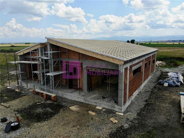 Casa de vanzare Sibiu - Sura Mica | teren 350 mp | noua | la alb