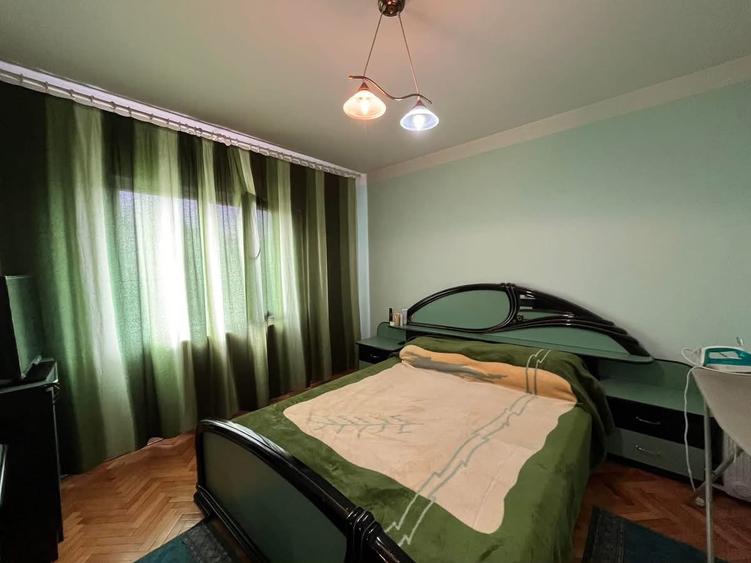 Apartament 3 camere, Tip PB, 68 mp utili, Etaj 3, Zona Decebal,Oradea.