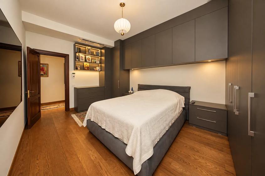 APARTAMENT CU 4 CAMERE - UTILAT SI MOBILAT - ZONA CENTRALA