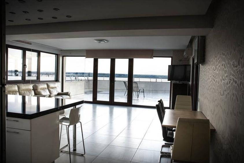 Penthouse 4camere,terasa cu vedere la lac,parcare,gaze,termen lung cu decontare